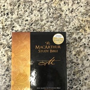 NASB MacArthur Study Bible